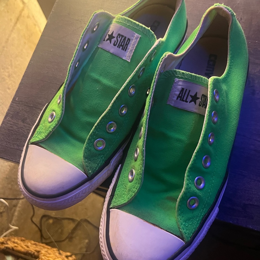 Neon green Low-Top Converse Sneakers in Green